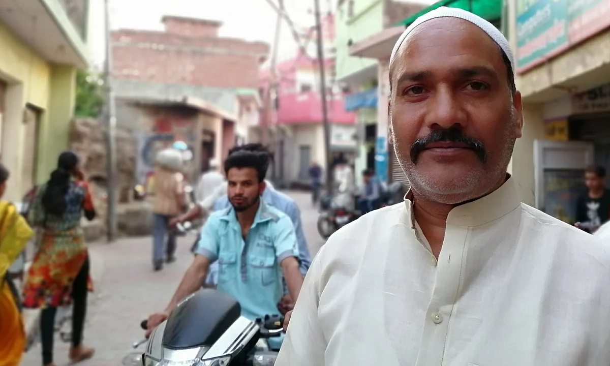 سبزی کے کارباری انور قریشی / تصویر - آس محمد