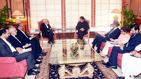 ’جنگ حل نہیں ہے‘، عمران خان کا امریکا اور ایران کو پیغام