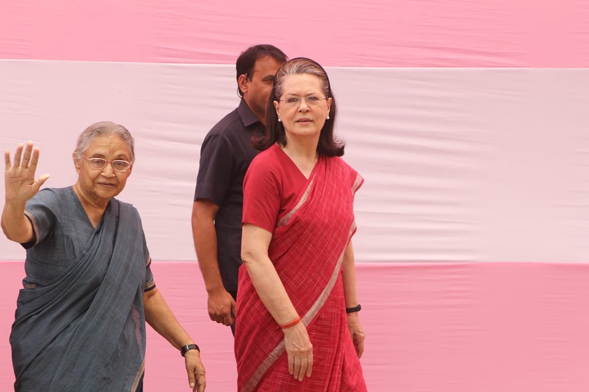 فوٹو اسٹوری: راہل-سونیا سمیت ان قدآور لیڈران نے کی ووٹنگ