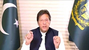 پاکستانی عوام کو عمران خان کا انتباہ، 30 جون تک اپنے اثاثے کریں ظاہر