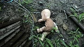 والدین قرض ادا نہیں کر پائے تو ڈھائی سال کی بچی کی آنکھیں نکال لیں