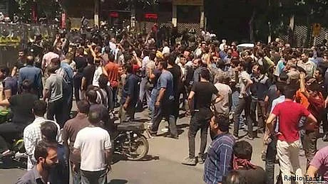 امریکی پابندیوں نے ’کمر توڑ‘ کر رکھ دی، ایرانی شہری