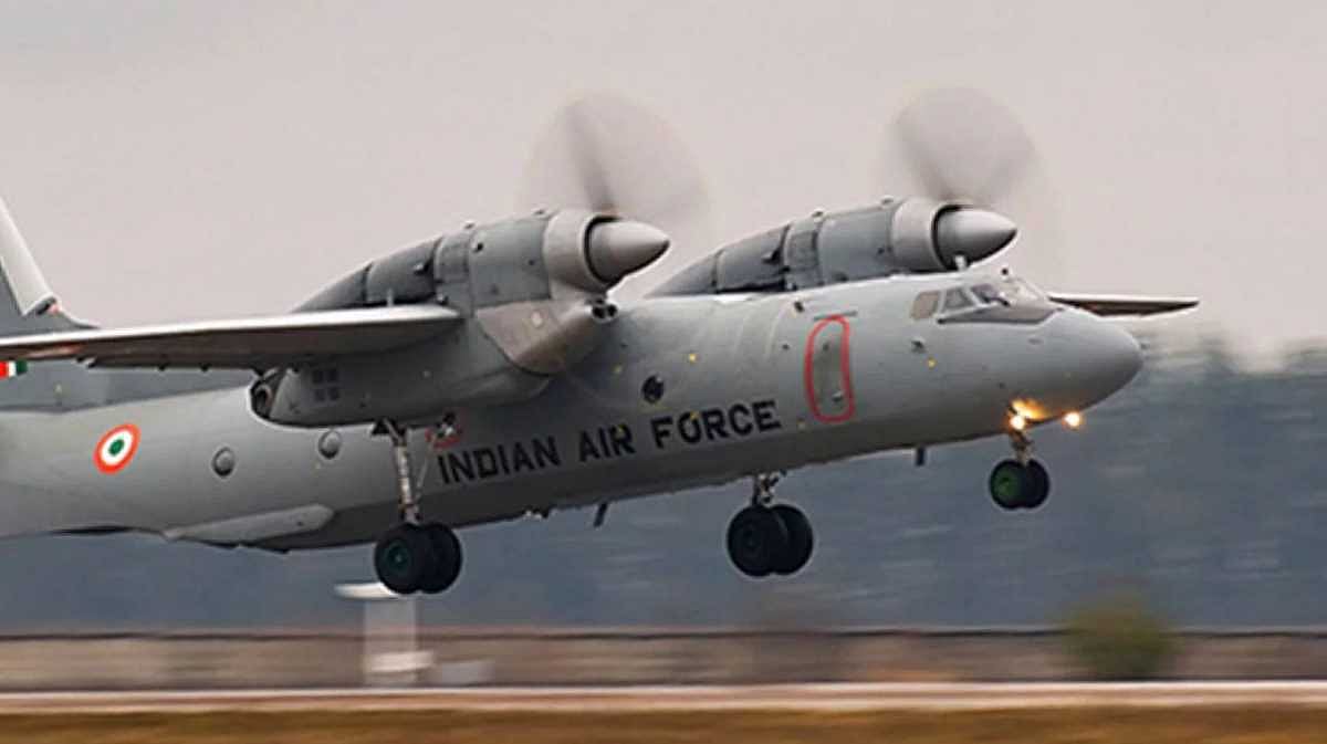 لاپتہ طیارے کا پتہ لگانے کی مہم میں بحریہ بھی شامل