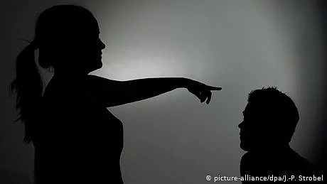 مردوں پر بھی گھریلو تشدد ہوتا ہے، تحفظ کے لیے حکومتی مہم
