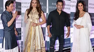 بابا صدیقی کی افطار پارٹی: شاہ رخ-سلمان سمیت متعدد بالی ووڈ ستاروں کی شرکت