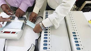 عام انتخابات 2019 کے نتائج مشکوک! 145 سبکدوش افسروں کا الیکشن کمیشن کے نام کھلا خط