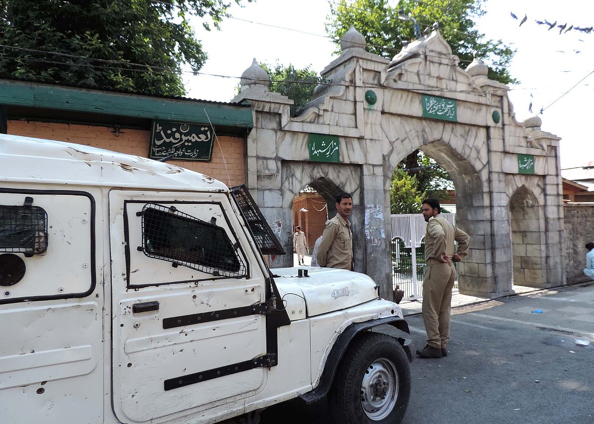 پابندیوں کے باعث جامع مسجد سری نگر میں نماز جمعہ ادا نہیں کی جا سکی