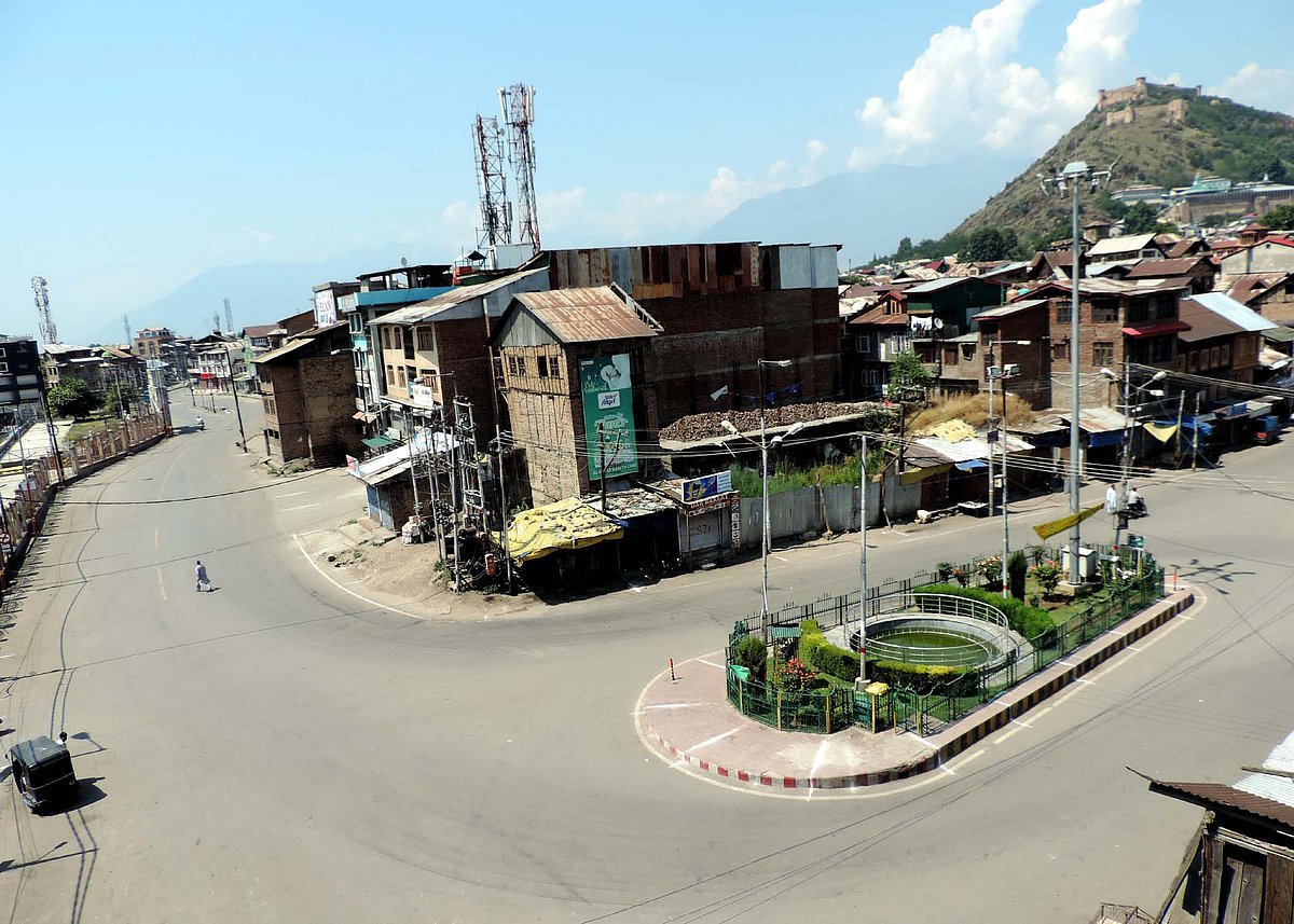 پابندیوں کے باعث جامع مسجد سری نگر میں نماز جمعہ ادا نہیں کی جا سکی