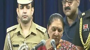 یوپی کی پہلی خاتون گورنر کی حیثیت سے آنندی بین پٹیل نے لیا حلف