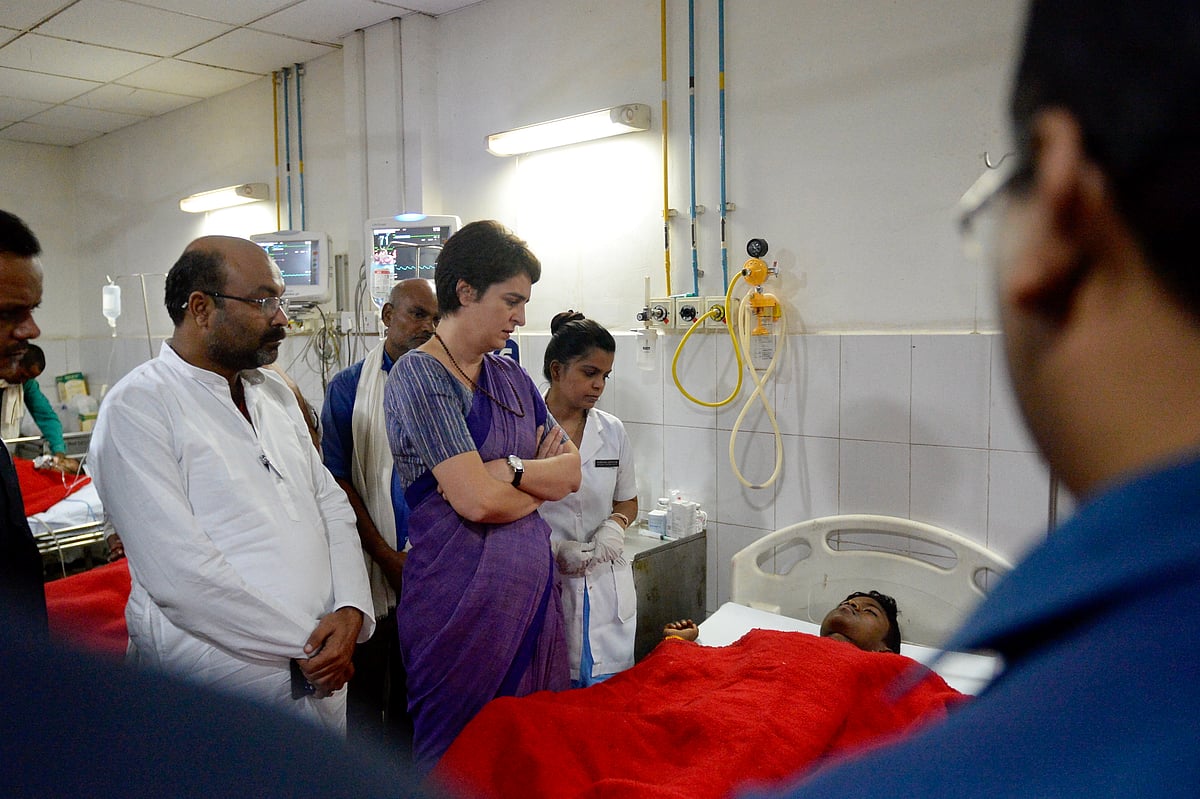 یوگی کی پولس نے پرینکا گاندھی کو لیا حراسَت میں، راہل نے کارروائی کو بتایا غیر قانونی