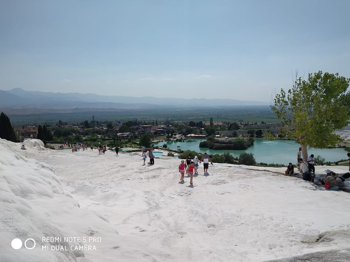 سفر نامہ: پاموکلے میں موجود کیلشیم کے پہاڑ قدرت کا نایاب تحفہ... سید خرم رضا