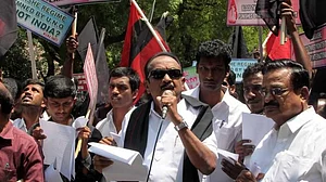 وائیکو 2009 کے غداریٔ وطن معاملے میں مجرم قرار، ضمانت پر رہا