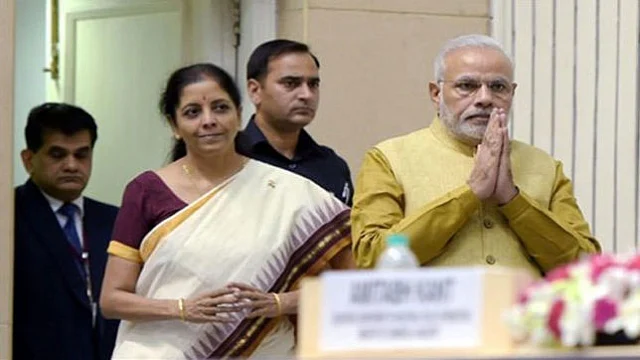 عام بجٹ تیار کرنے میں نرملا سیتارمن کا چھوٹ گیا ہوگا پسینہ، جانیے پریشانی کے 5 اسباب...