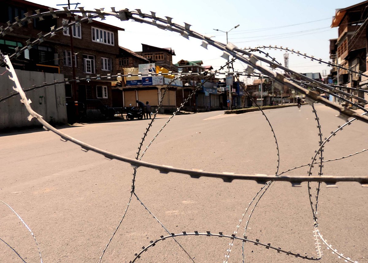 پابندیوں کے باعث جامع مسجد سری نگر میں نماز جمعہ ادا نہیں کی جا سکی