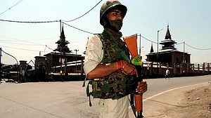 پابندیوں کے باعث جامع مسجد سری نگر میں نماز جمعہ ادا نہیں کی جا سکی