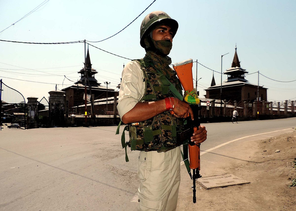 پابندیوں کے باعث جامع مسجد سری نگر میں نماز جمعہ ادا نہیں کی جا سکی