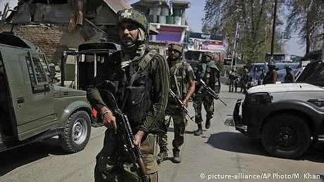 جموں و کشمیر میں دس ہزار اضافی سکیورٹی اہلکار تعینات