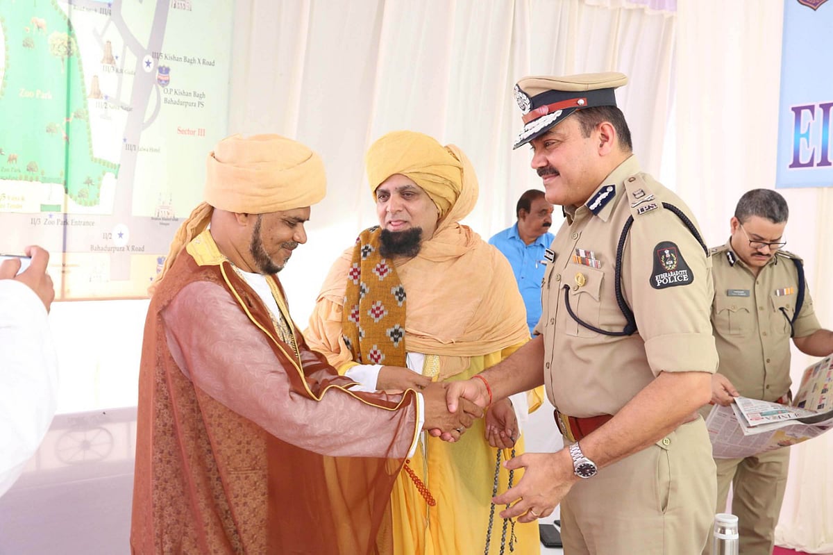 پورے ہندوستان میں بھائی چارہ اور جوش و خروش کے ساتھ منائی گئی عید