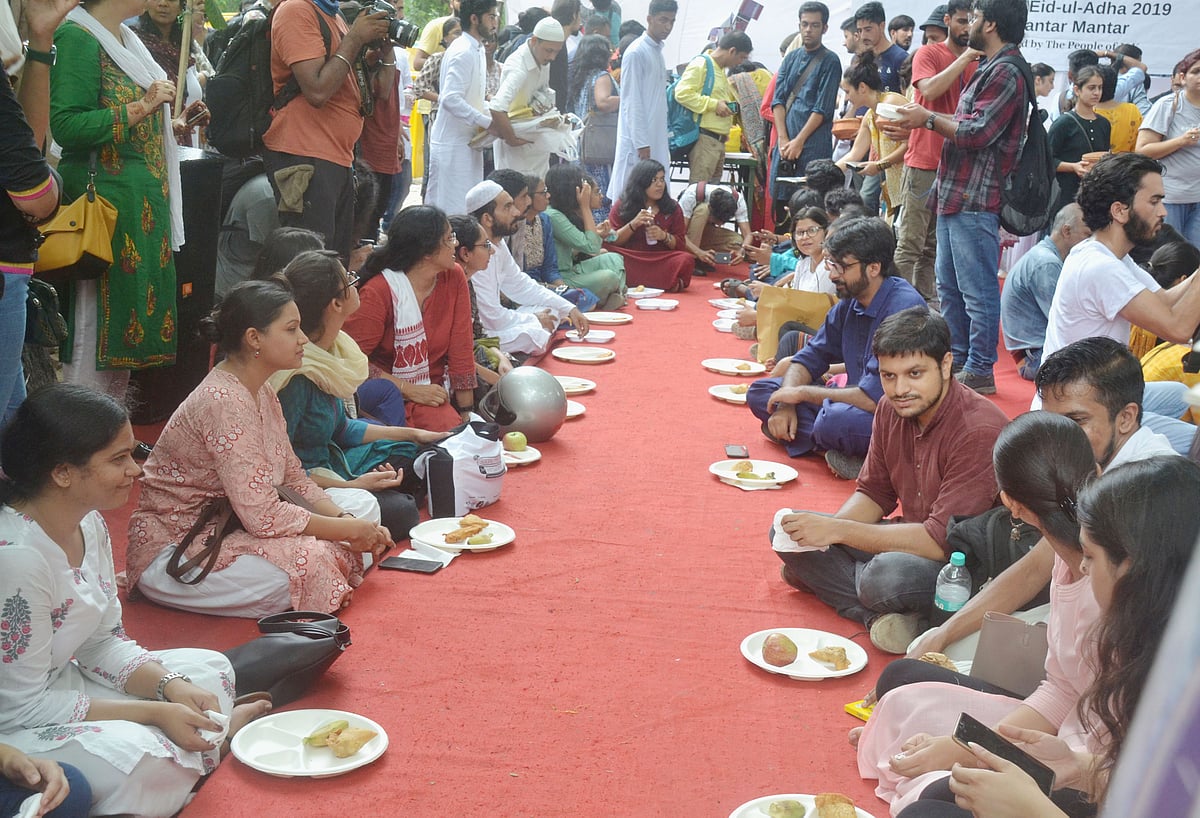 پورے ہندوستان میں بھائی چارہ اور جوش و خروش کے ساتھ منائی گئی عید