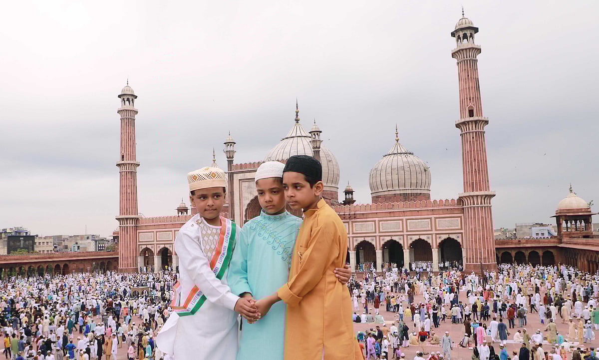 پورے ہندوستان میں بھائی چارہ اور جوش و خروش کے ساتھ منائی گئی عید