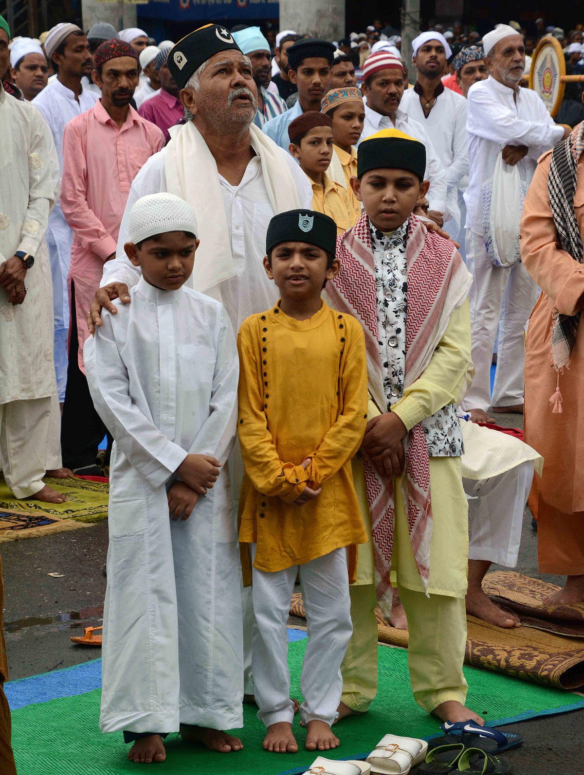 پورے ہندوستان میں بھائی چارہ اور جوش و خروش کے ساتھ منائی گئی عید