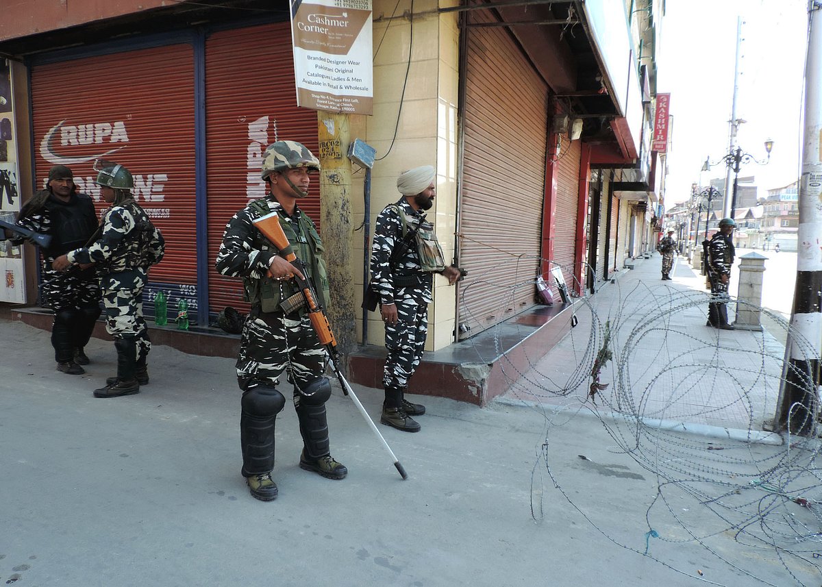 وزیر اعظم جموں و کشمیر کے حالات کو فوراً بحال کریں: امام بخاری