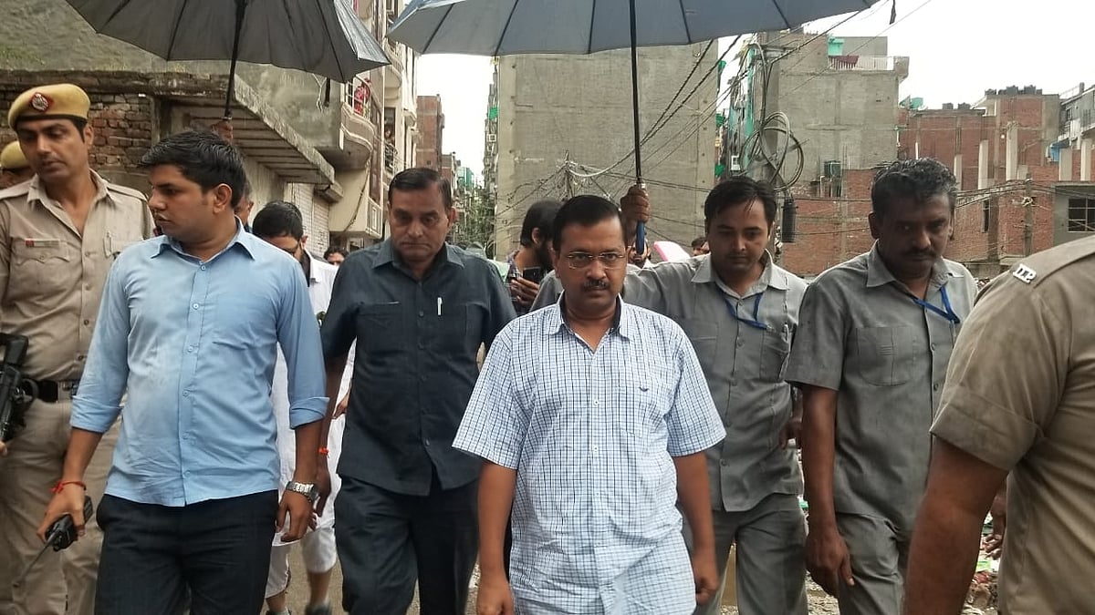 ویڈیو... دہلی کے ذاکر نگر میں کثیر منزلہ عمارت میں لگی زبردست آگ، 6 ہلاک، 11 زخمی