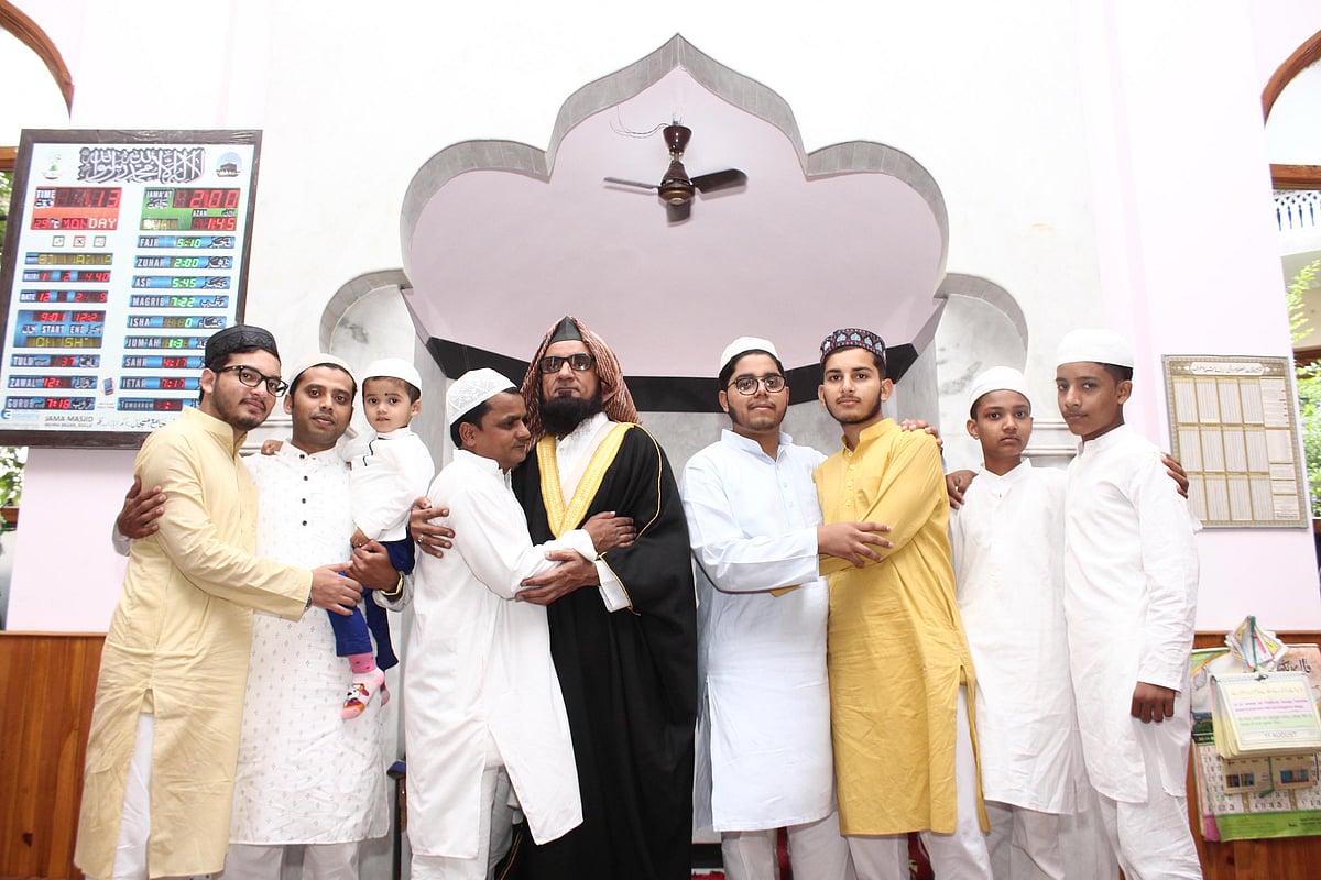 پورے ہندوستان میں بھائی چارہ اور جوش و خروش کے ساتھ منائی گئی عید