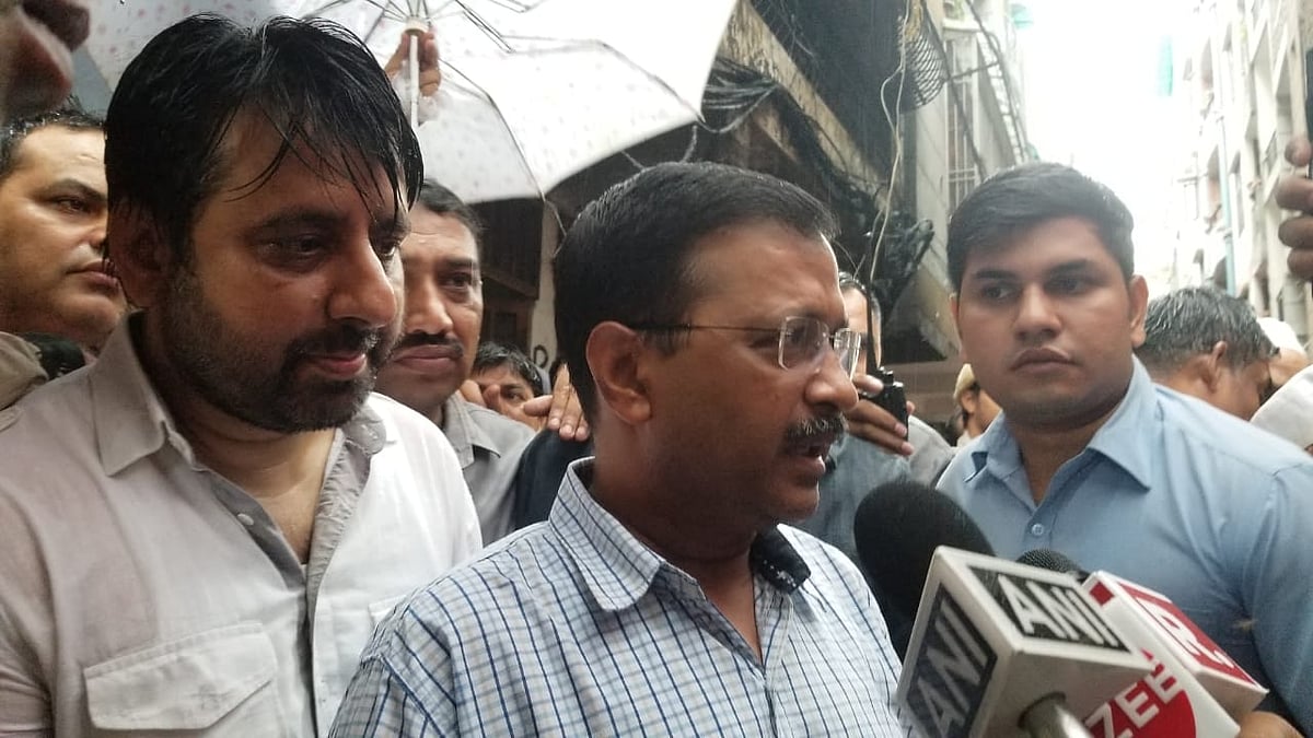 ویڈیو... دہلی کے ذاکر نگر میں کثیر منزلہ عمارت میں لگی زبردست آگ، 6 ہلاک، 11 زخمی