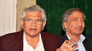 سری نگر: سیتارام یچوری کی بیمار یوسف تاریگامی سے ملاقات