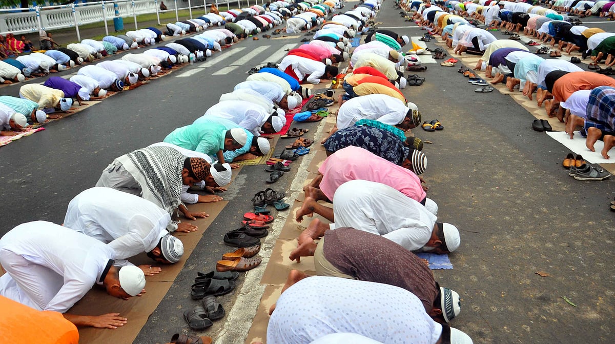 پورے ہندوستان میں بھائی چارہ اور جوش و خروش کے ساتھ منائی گئی عید