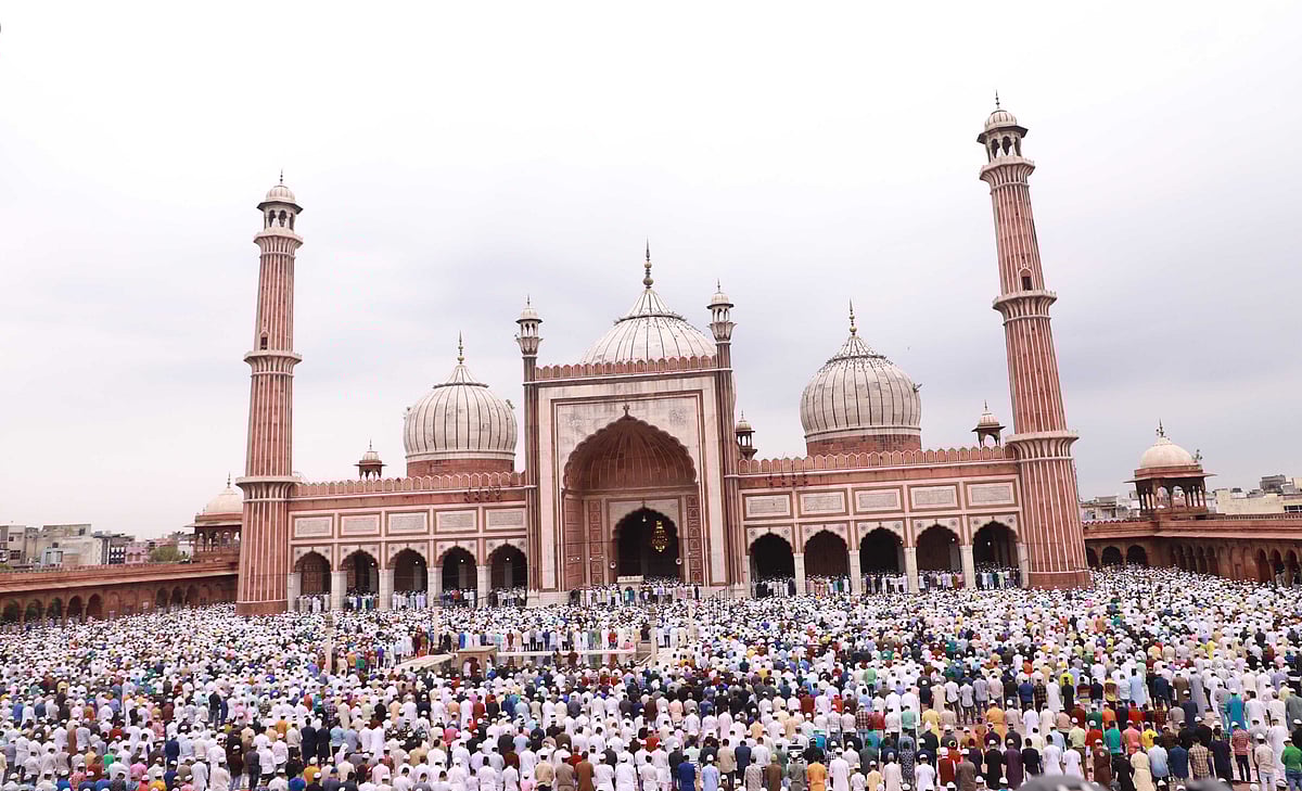 پورے ہندوستان میں بھائی چارہ اور جوش و خروش کے ساتھ منائی گئی عید