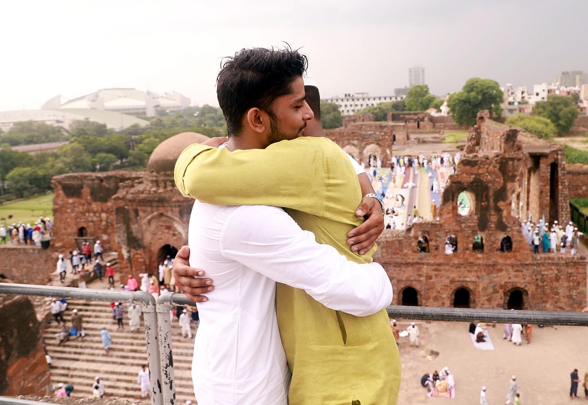 پورے ہندوستان میں بھائی چارہ اور جوش و خروش کے ساتھ منائی گئی عید