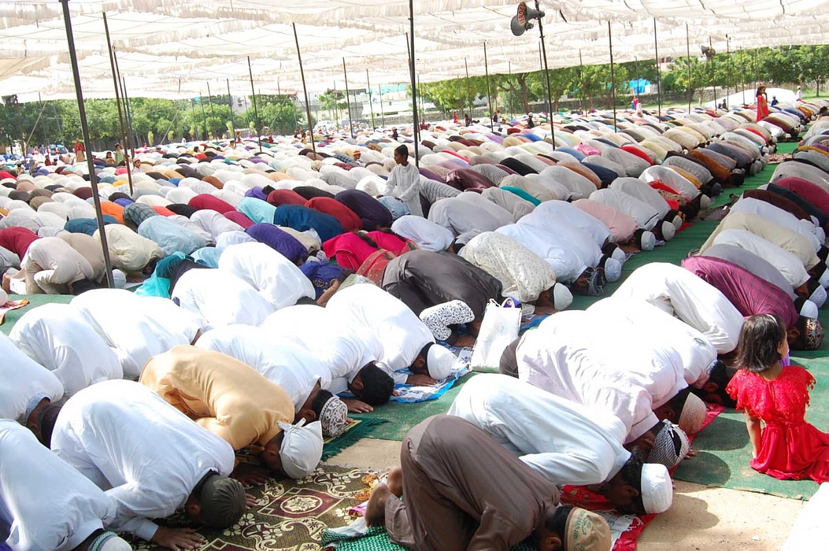 پورے ہندوستان میں بھائی چارہ اور جوش و خروش کے ساتھ منائی گئی عید