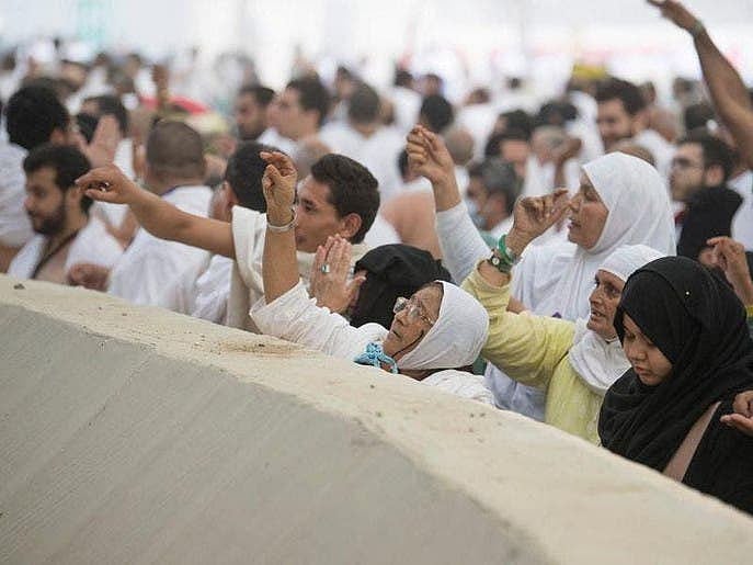 حجاج کرام نے رمی جمرات، نماز عید الاضحیٰ اور قربانی کے مناسک ادا کئے