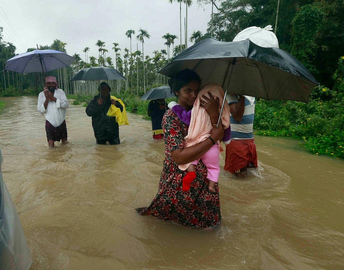 کیرالہ: سیلاب نے لی 23 لوگوں کی جان، اسکول، کالج، ائیر پورٹ بند، حالات سنگین