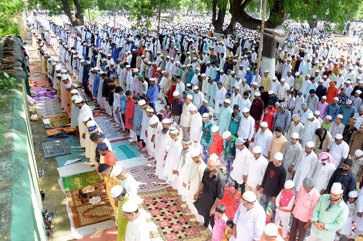 پورے ہندوستان میں بھائی چارہ اور جوش و خروش کے ساتھ منائی گئی عید
