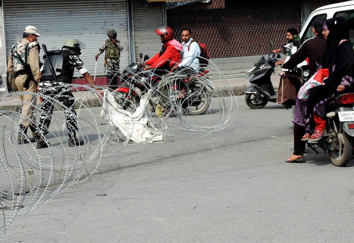 کشمیر: مکمل بند کا 19 واں دن، اقوام متحدہ دفتر کو جانے والی سڑکیں سیل