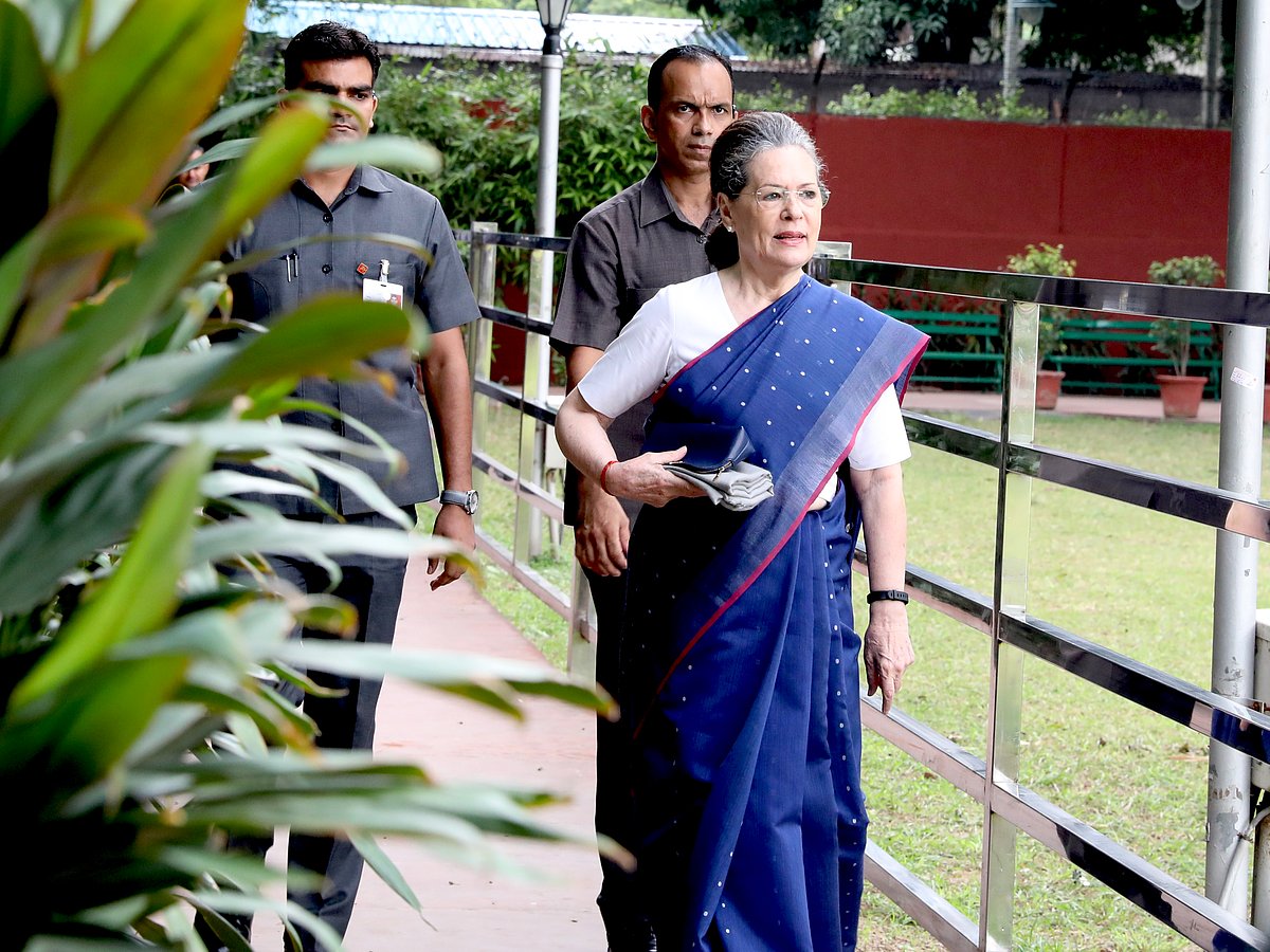 کانگریس ورکنگ کمیٹی نے تشکیل دی 5 کمیٹیاں، نئے صدر پر فیصلہ آج رات