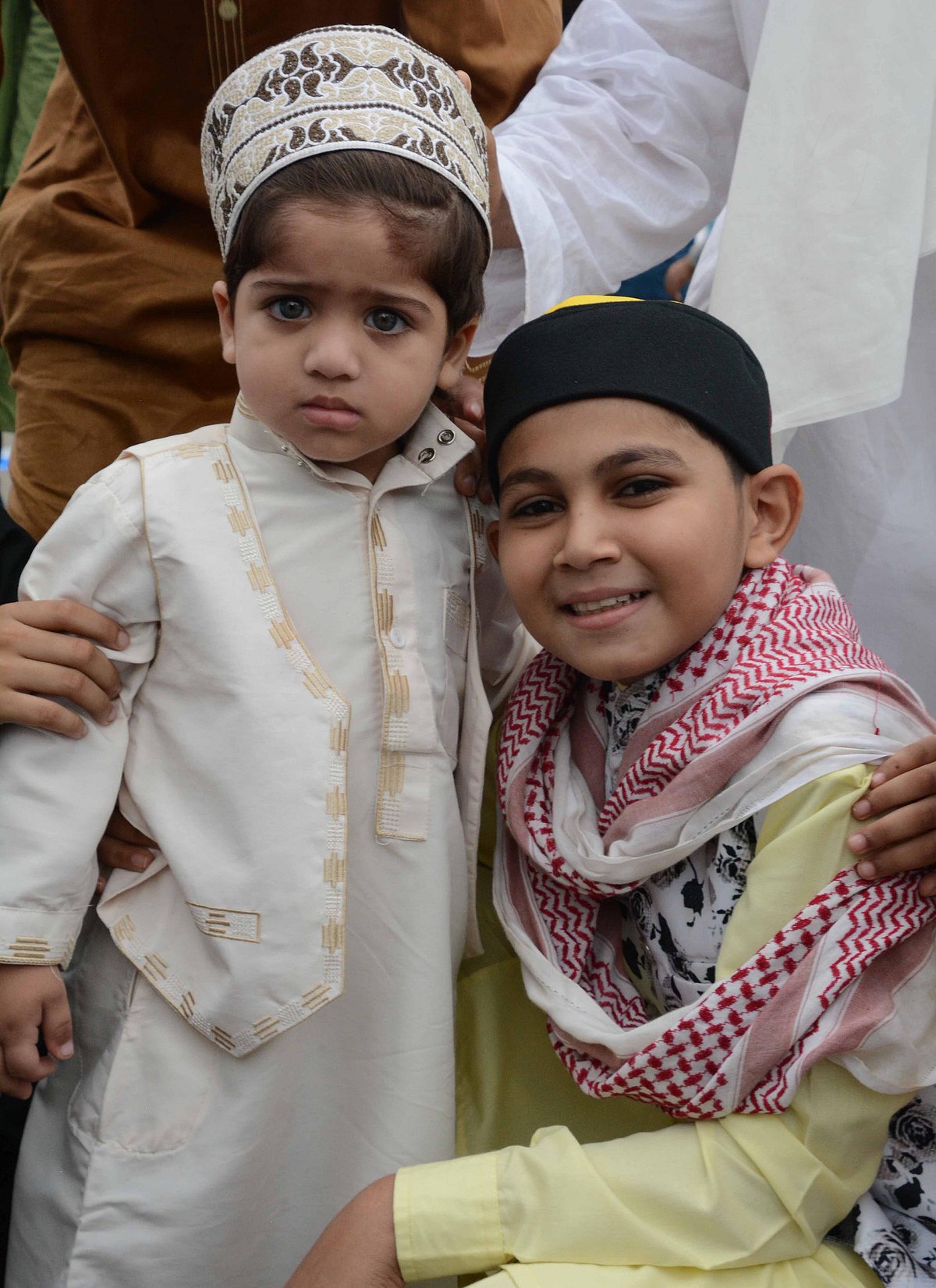 پورے ہندوستان میں بھائی چارہ اور جوش و خروش کے ساتھ منائی گئی عید