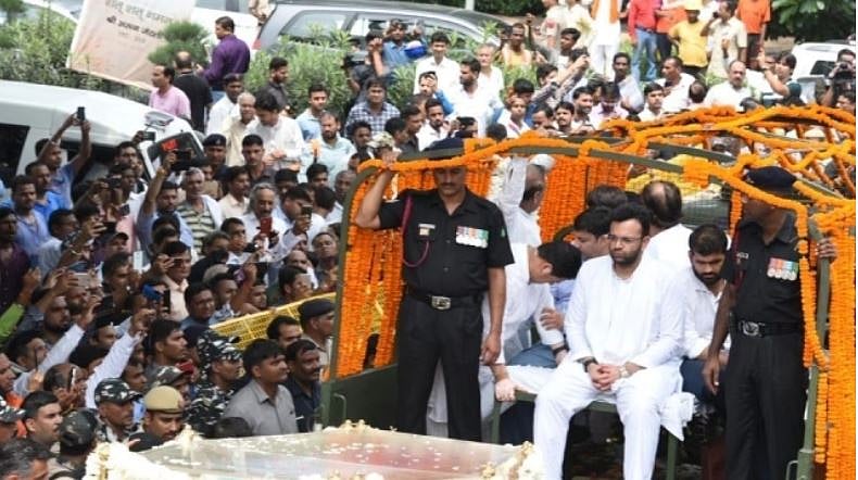 جیٹلی کے ’انتم سنسکار‘ میں چوروں کی ’ہاتھ کی صفائی‘، 35 موبائل فون غائب!