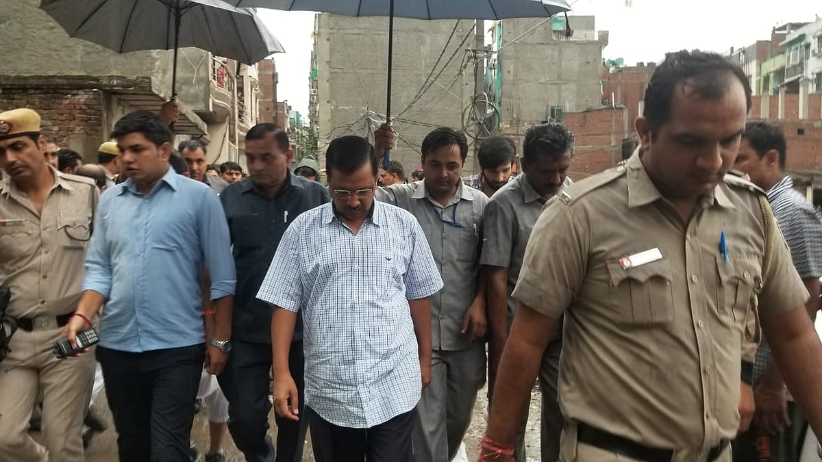 ویڈیو... دہلی کے ذاکر نگر میں کثیر منزلہ عمارت میں لگی زبردست آگ، 6 ہلاک، 11 زخمی