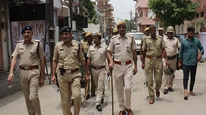 گئو کشی کے نام پر بھیڑ کا جان لینا ’فطری عمل‘! 35 فیصد پولس اہلکار وں کا نظریہ
