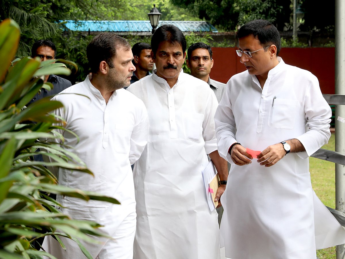 کانگریس ورکنگ کمیٹی نے تشکیل دی 5 کمیٹیاں، نئے صدر پر فیصلہ آج رات