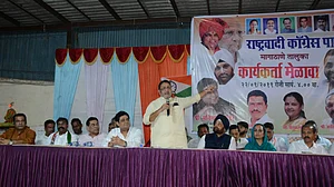 حکومت کشمیر کے پردے میں ناکامیوں کو چھپارہی ہے: نواب ملک