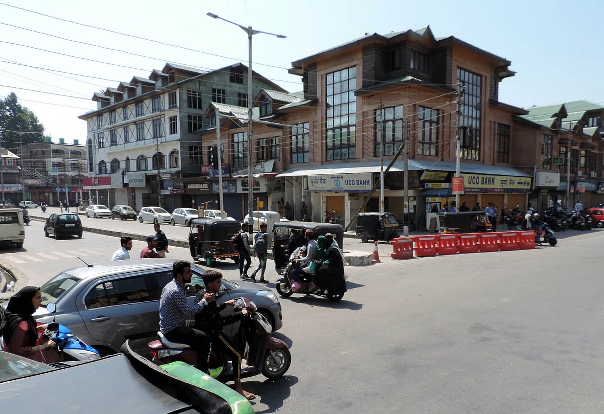 کشمیر میں مسلسل 38 ویں روز بھی معمولات زندگی درہم برہم