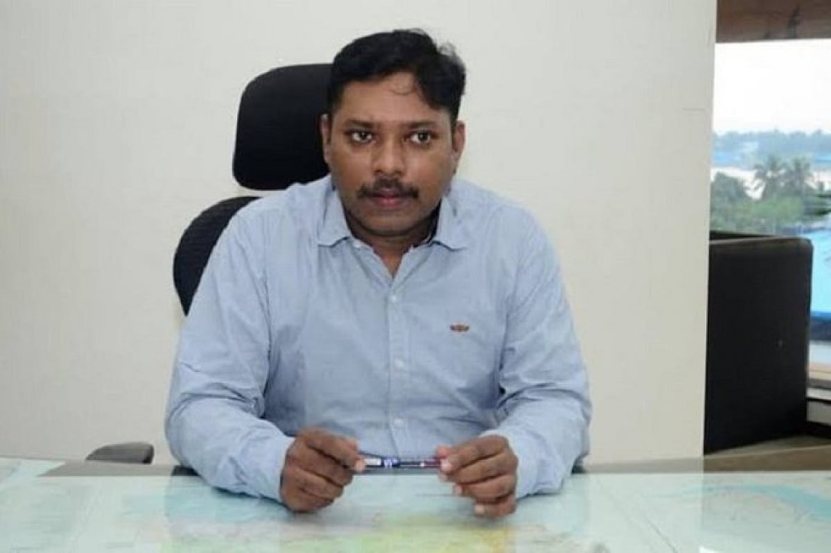 ایک اور آئی اے ایس افسر مستعفی، جمہوریت پر خطرے کے بادل!