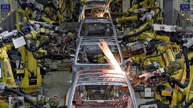 کارپوریٹ ٹیکس میں تخفیف کا صرف کمپنیوں کو فائدہ، گاڑیوں کی قیمتیں نہیں ہوں گی کم!