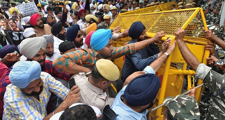 سکھ لڑکی کے اغوا، جبراً مذہب تبدیلی اور نکاح سے ناراض سکھ طبقہ کا زوردار مظاہرہ