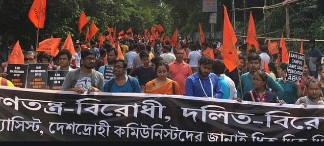 مغربی بنگال: اے بی وی پی طلباء اورپولس کے درمیان تصادم، کئی افراد زخمی